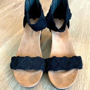 Lucky Brand wedge sandal